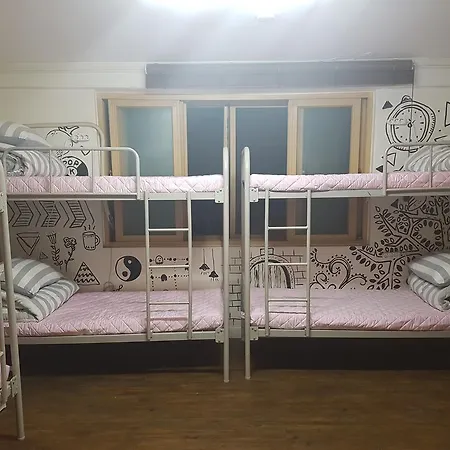 Pop @ Itaewon Guesthouse