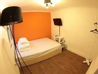 Pop @ Itaewon Guesthouse 2* Seul
